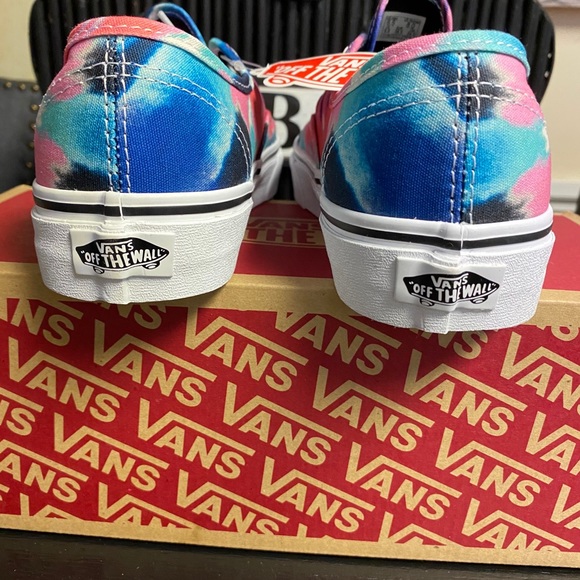 Vans NWT - Picture 2 of 3